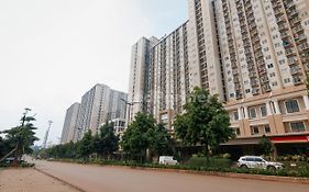 Redliving Apartemen Podomoro Golf View - Queen Room Tower Dahoma